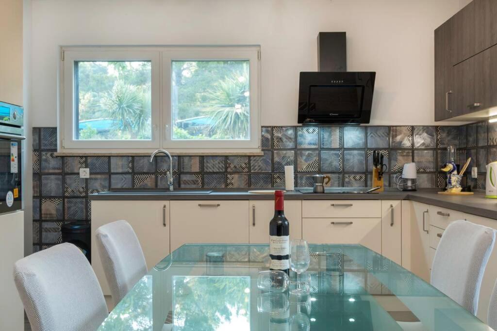 Predivan Novouredeni Apartman U Blizini Mora Banjole Exterior foto