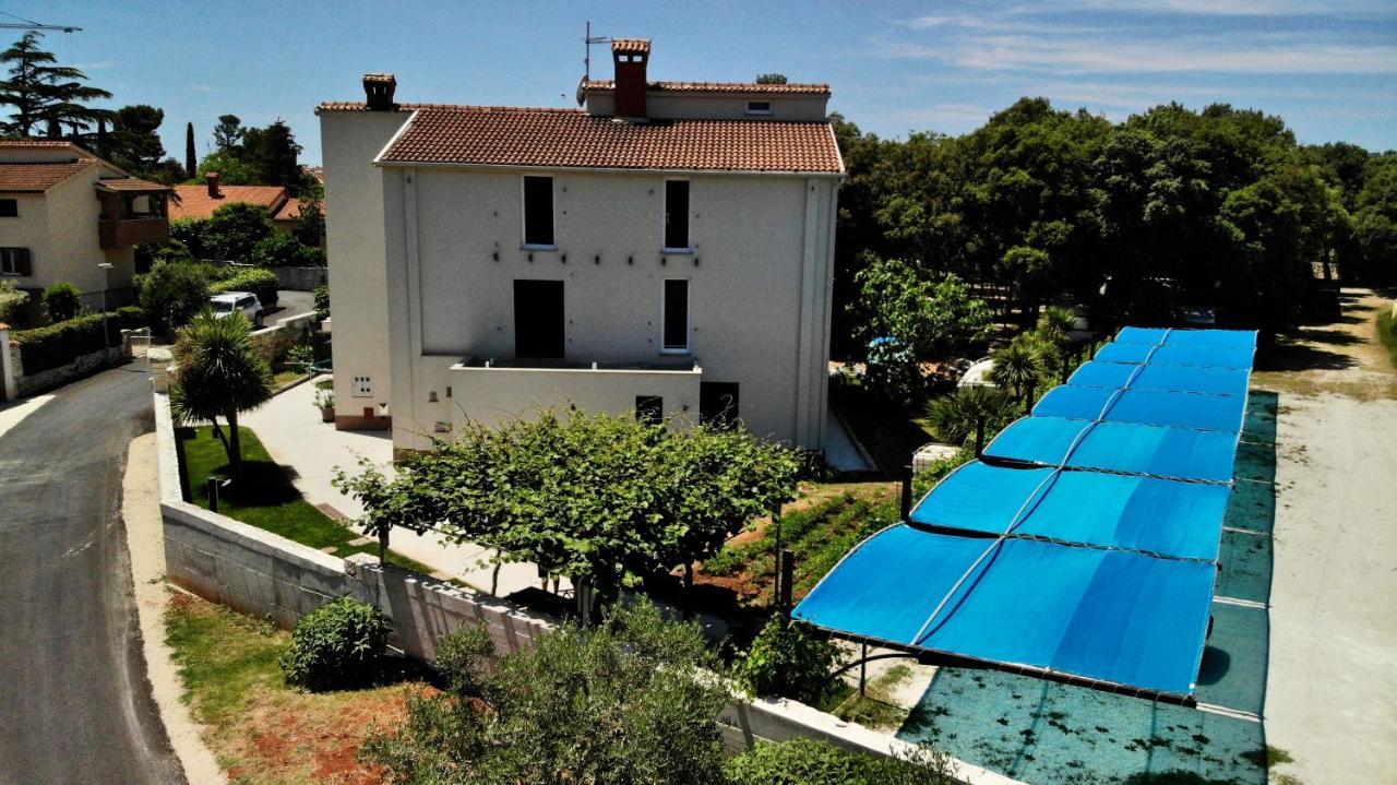 Predivan Novouredeni Apartman U Blizini Mora Banjole Exterior foto